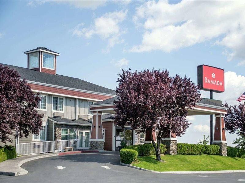 Ramada By Wyndham Moses Lake Exterior photo