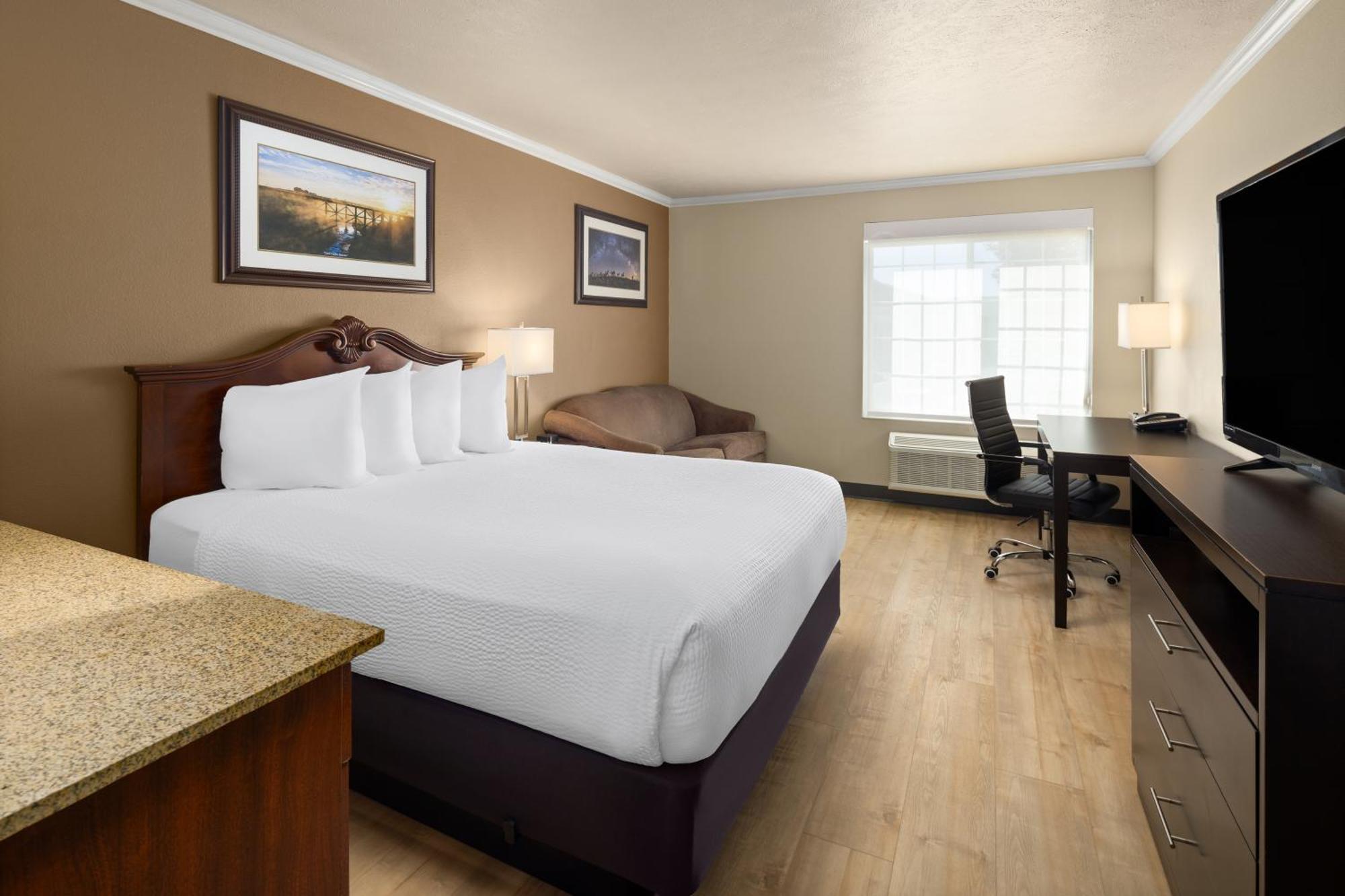 Ramada By Wyndham Moses Lake Exterior photo