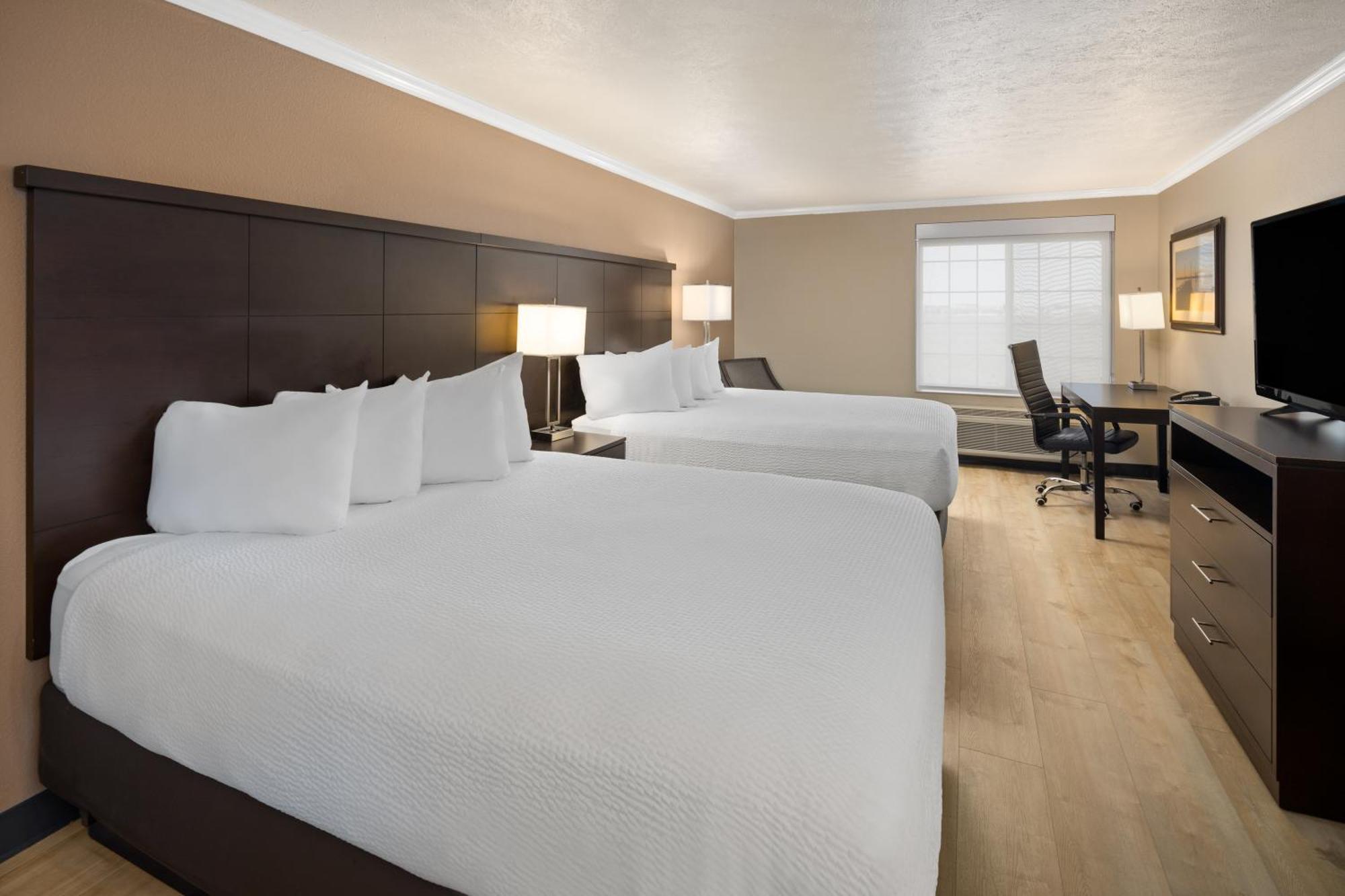 Ramada By Wyndham Moses Lake Exterior photo